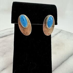 Vintage Oval Sterling silver Studd Turquoise earrings